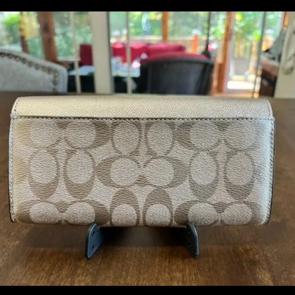 Coach Slim Metallic Envelope Wallet Platinum Logo Signature - Picture 5 of 8